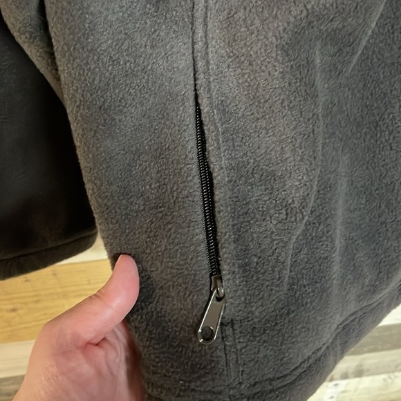 Columbia size XL brown fleece jacket with zip up pockets - Picture 2 of 10